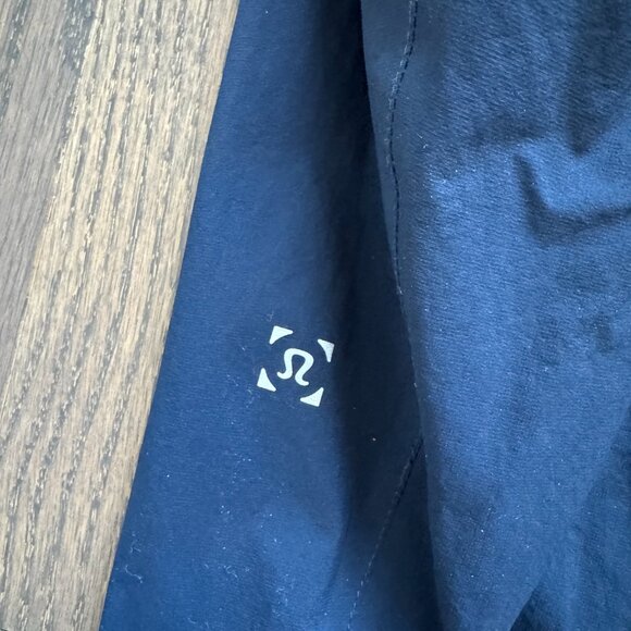 Lululemon Men's Running / Training Lightweight Jacket - Medium - Picture 7 of 7